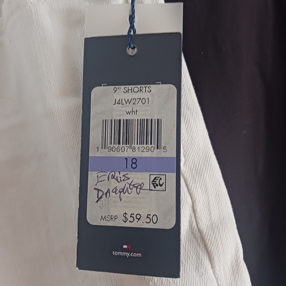 Shorts - Picture 3 of 3